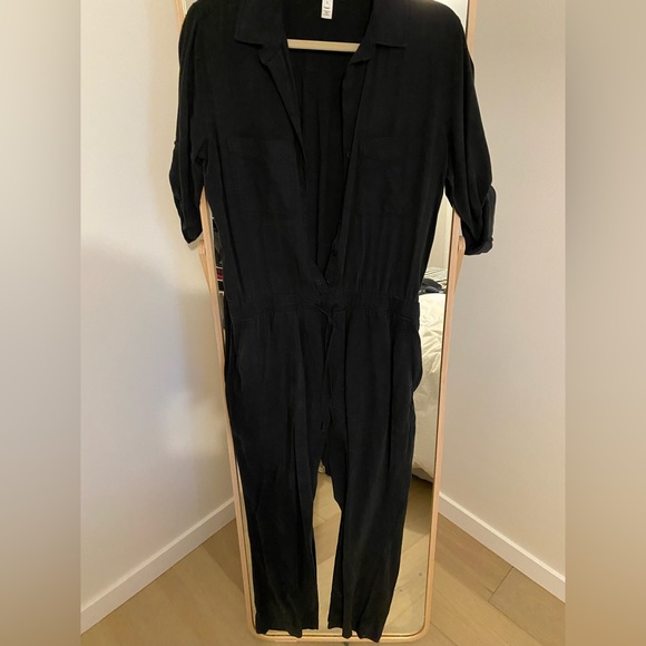 Black washed silk Bella Dahl jumpsuit - size L - Picture 1 of 3